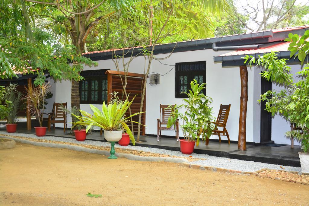 Livinginn Polonnaruwa Exterior photo